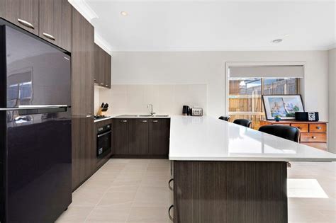 4 Mercury Court, Carrum Downs VIC 3201 .